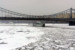 На ледоколе по Москва-реке